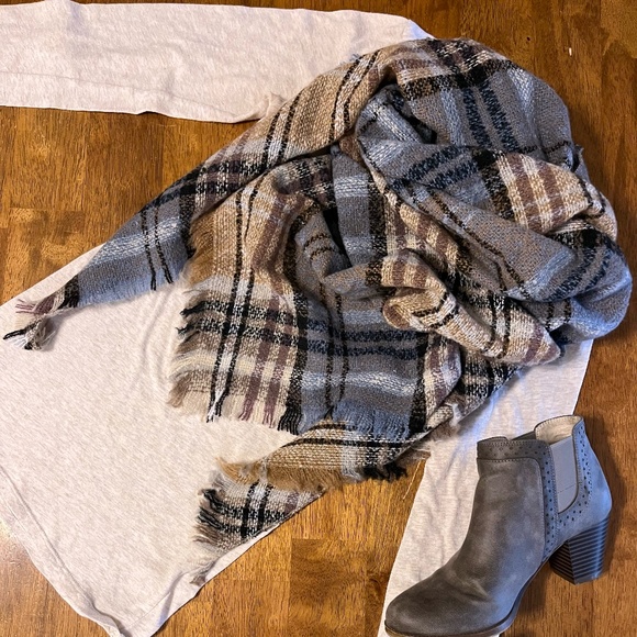 NWT Plaid Blanket Scarf Wrap - Picture 1 of 7